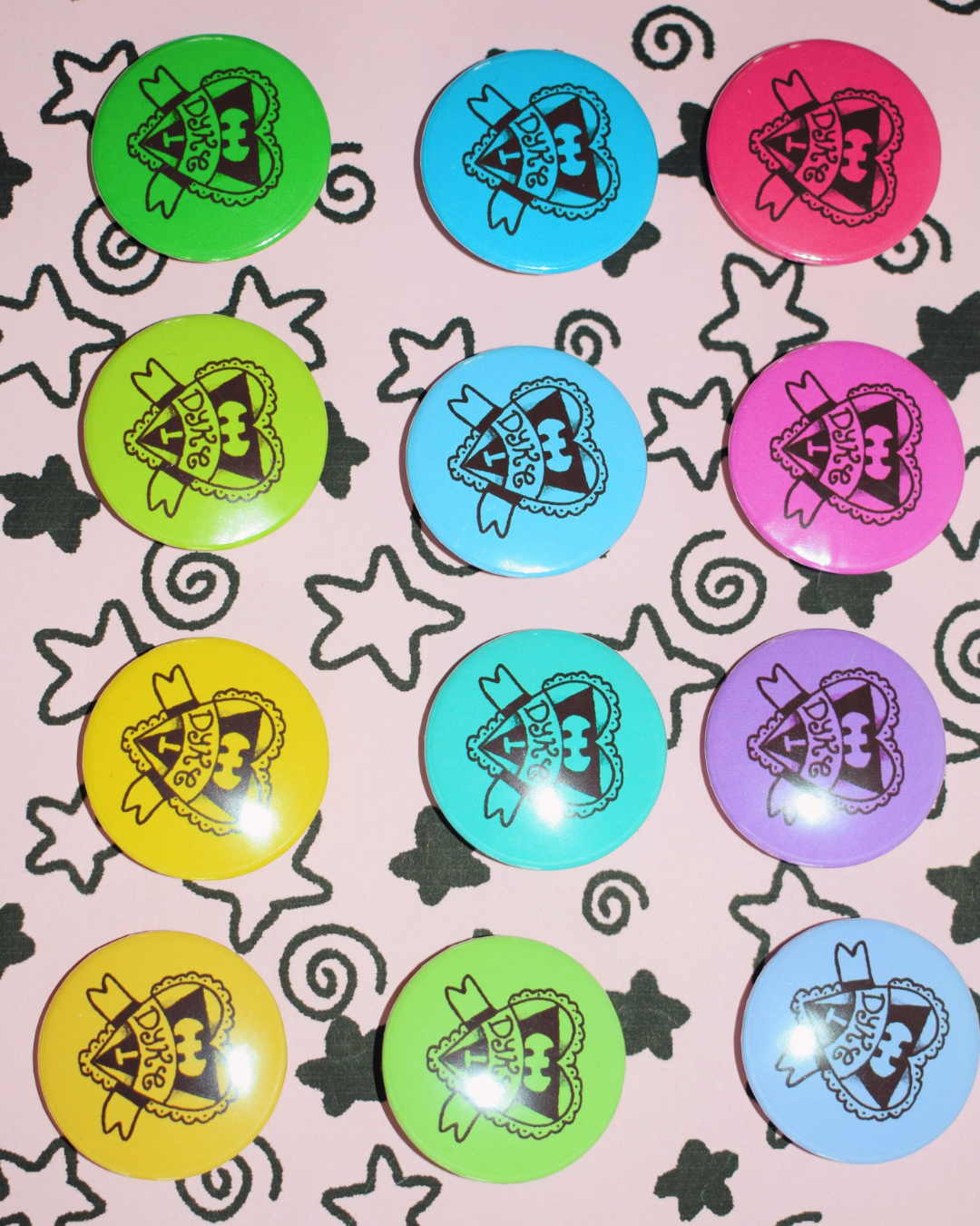 Dyke button badge - pick ur colour!